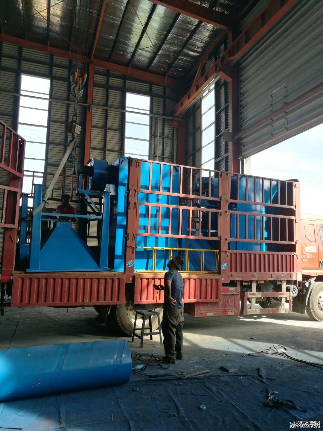 2017年9月布袋除塵器裝車發貨（huò）中（zhōng）