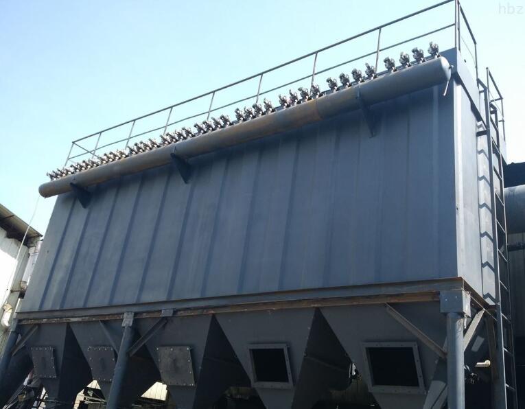 DDF大（dà）型袋式反吹袋（dài）式除塵器